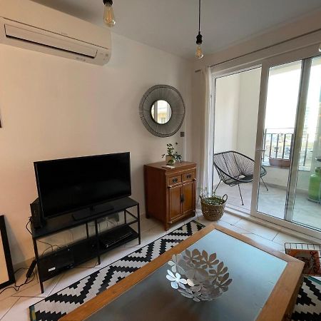 Spacious Seaview Sliema Apt, Steps From Valletta Ferry Zewnętrze zdjęcie