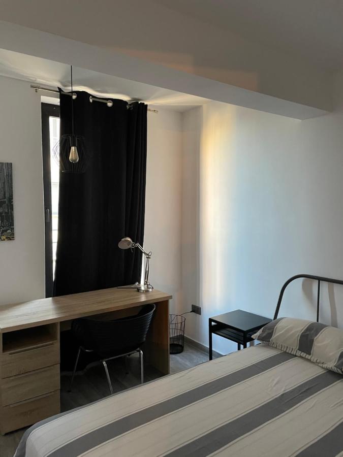 Spacious Seaview Sliema Apt, Steps From Valletta Ferry Zewnętrze zdjęcie