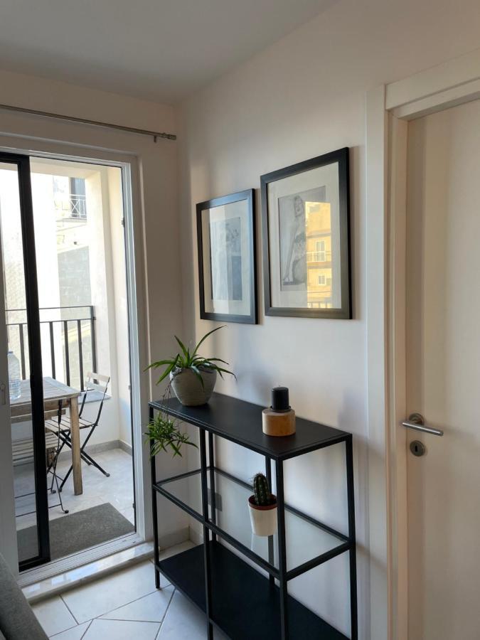 Spacious Seaview Sliema Apt, Steps From Valletta Ferry Zewnętrze zdjęcie