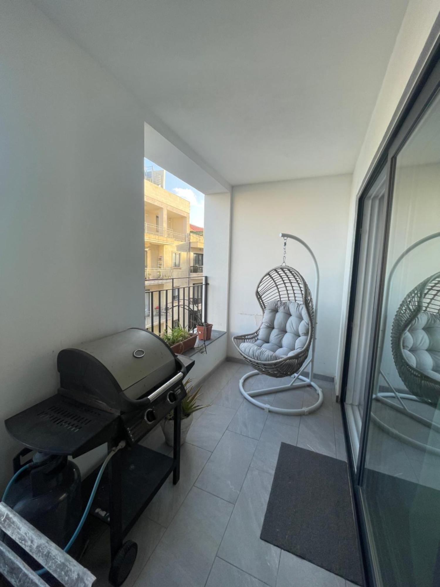Spacious Seaview Sliema Apt, Steps From Valletta Ferry Zewnętrze zdjęcie
