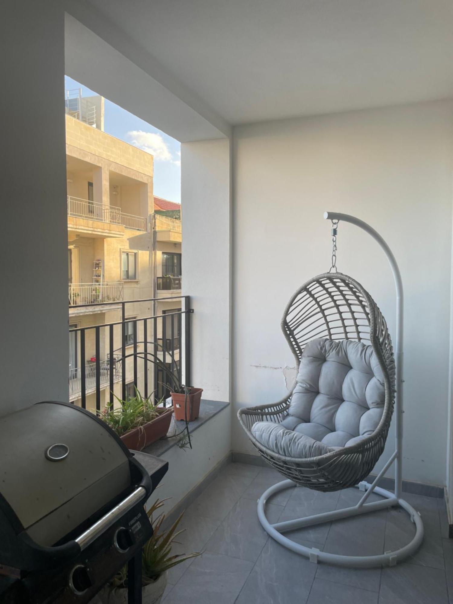 Spacious Seaview Sliema Apt, Steps From Valletta Ferry Zewnętrze zdjęcie