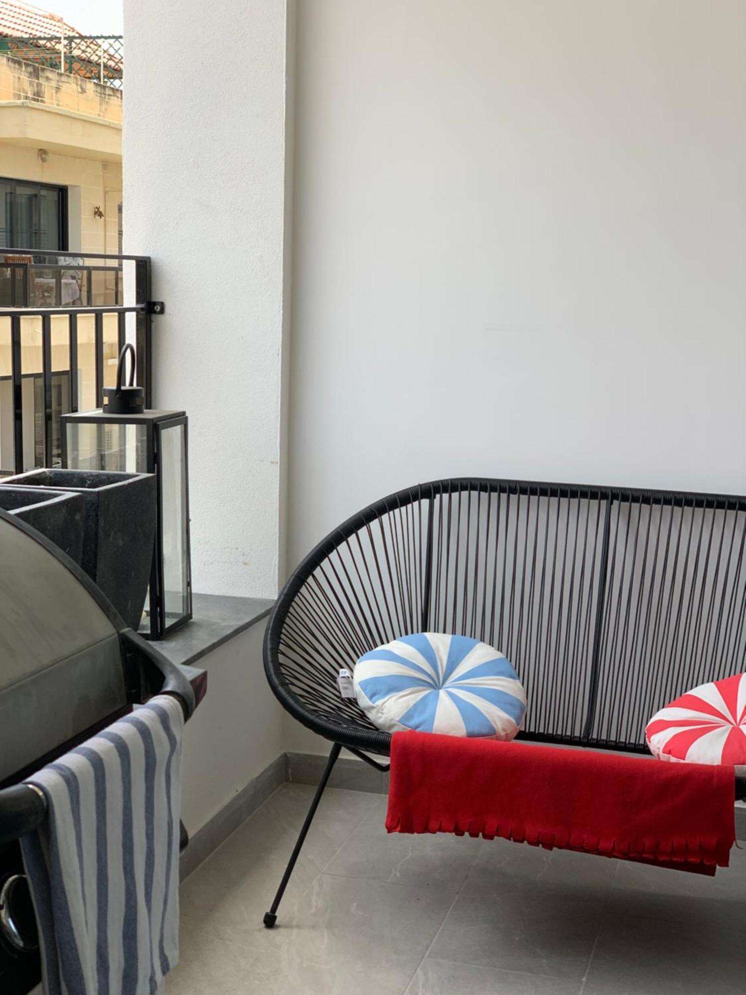 Spacious Seaview Sliema Apt, Steps From Valletta Ferry Zewnętrze zdjęcie