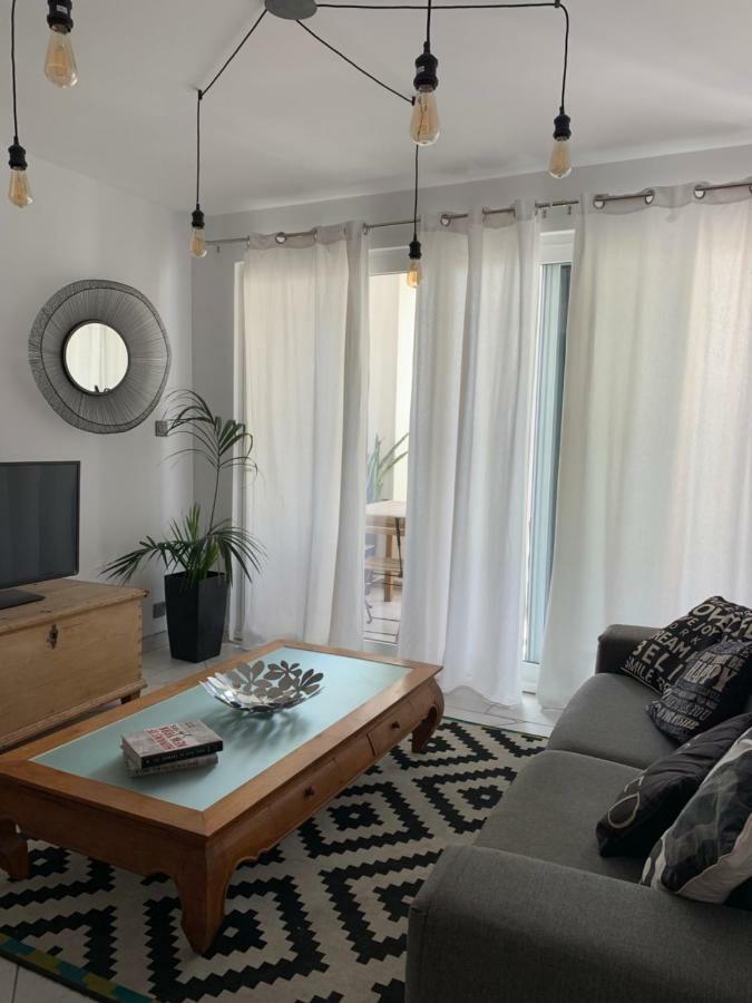 Spacious Seaview Sliema Apt, Steps From Valletta Ferry Zewnętrze zdjęcie