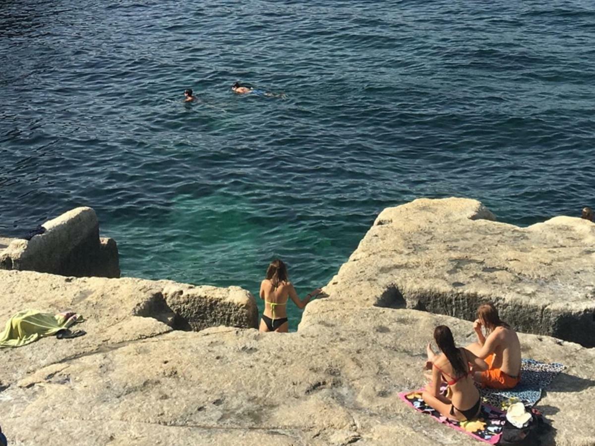 Spacious Seaview Sliema Apt, Steps From Valletta Ferry Zewnętrze zdjęcie